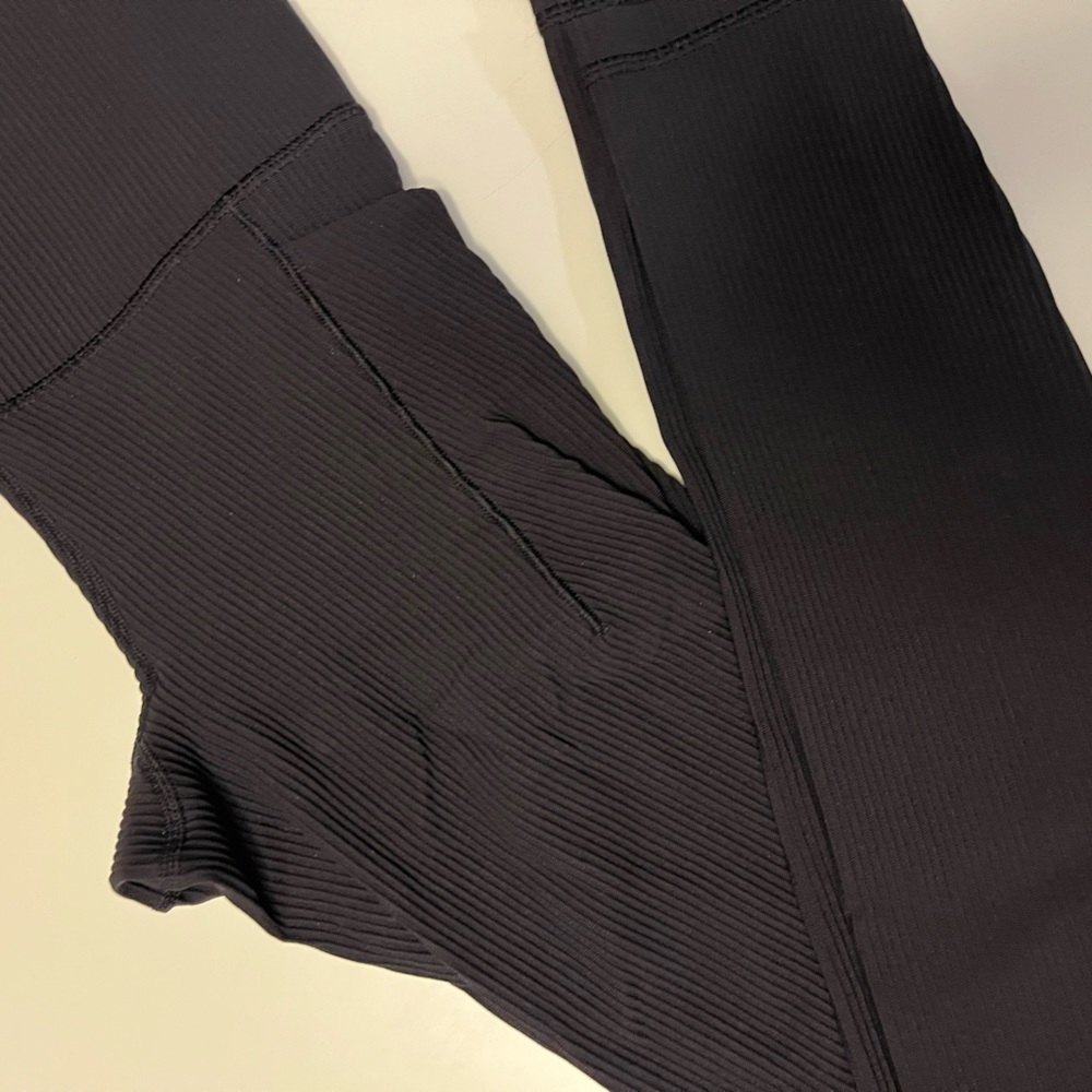 Athleta Ribbed Chatarunga Tight W/ Pockets